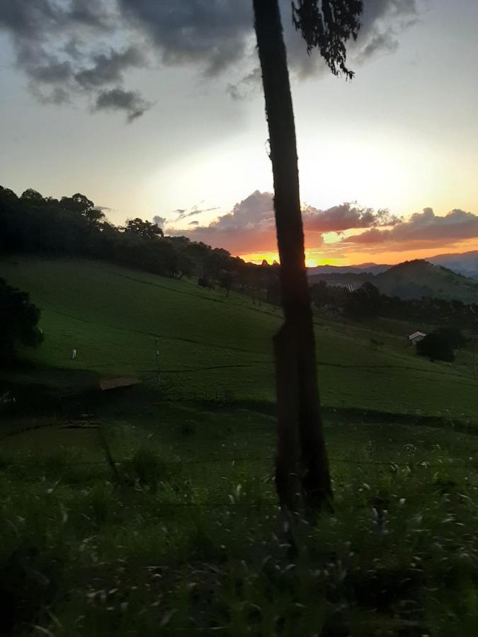 Casa De Campo Em Monte Verde , Linda Vista Para Montanhas Luaran gambar